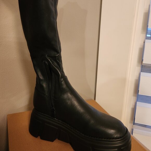 Original Steve Madden Black Heeled Boots with Chunky Sole and Knee-High Design - Picture 6 of 6